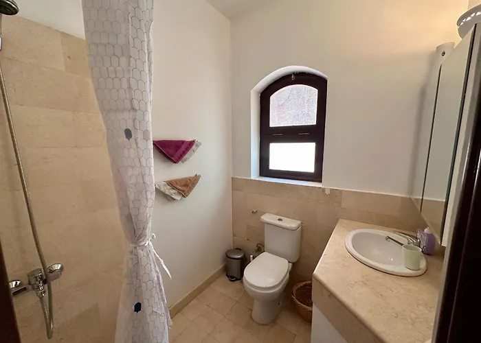 Nubian Lagoonfront - 4br, 9 Guests الجونة