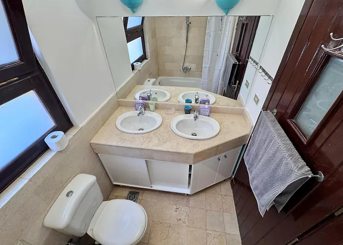 Nubian Lagoonfront - 4br, 9 Guests *