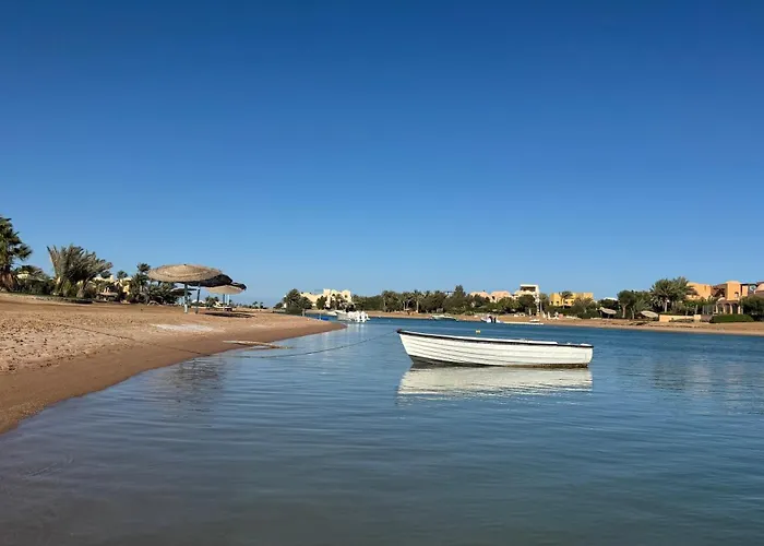 Nubian Lagoonfront - 4br, 9 Guests * الجونة